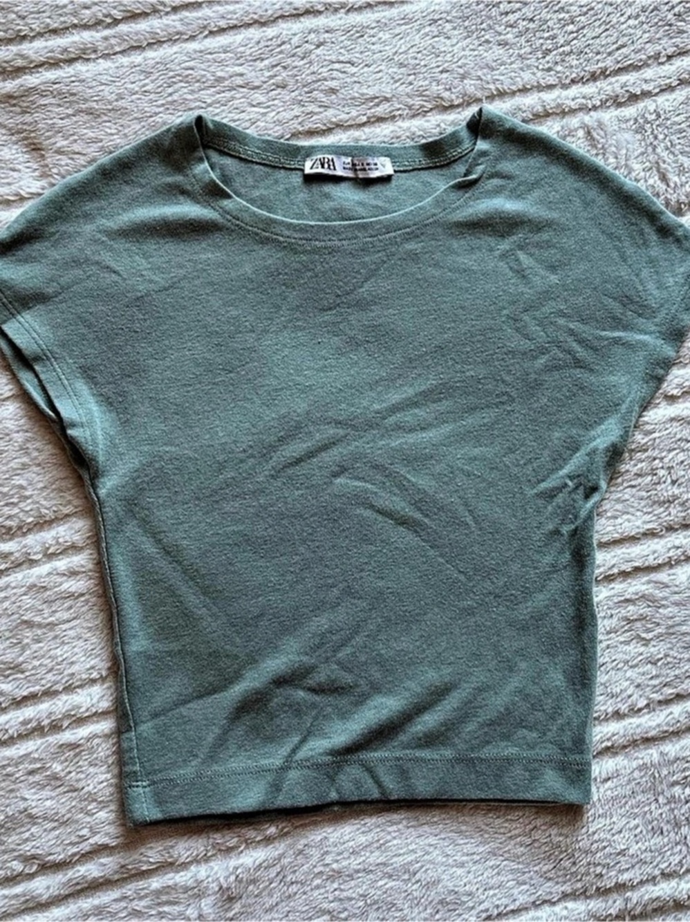Zara Short Sleeve Tee in Green Size Small Like New